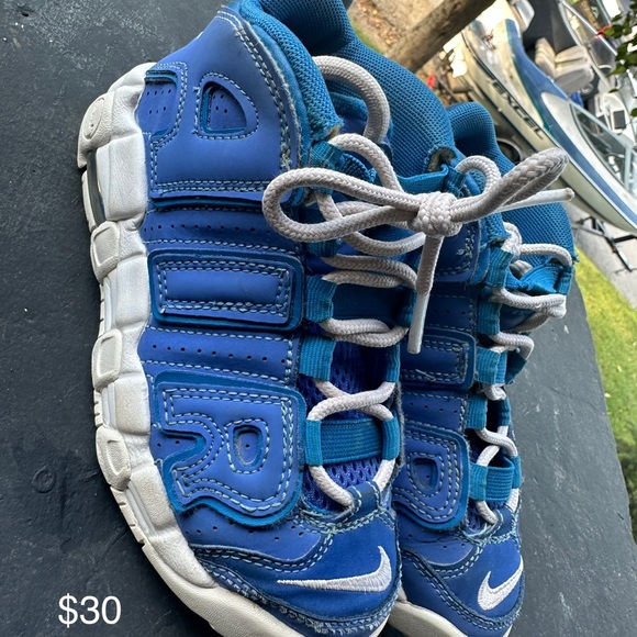 Mostly 12c boys shoes, some 11.5, 11, and 9 - Picture 8 of 9